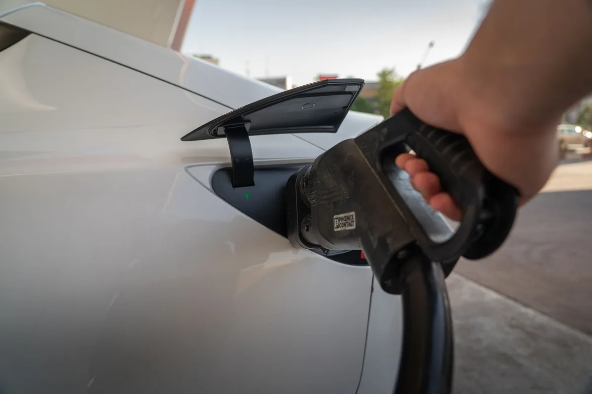do new car batteries come charged