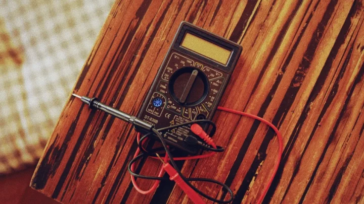 how to do a voltage drop test with a multimeter