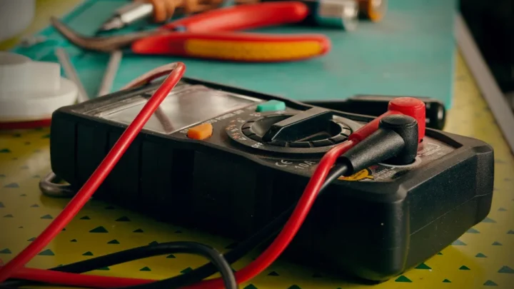 How to Find a Parasitic Draw With a Multimeter