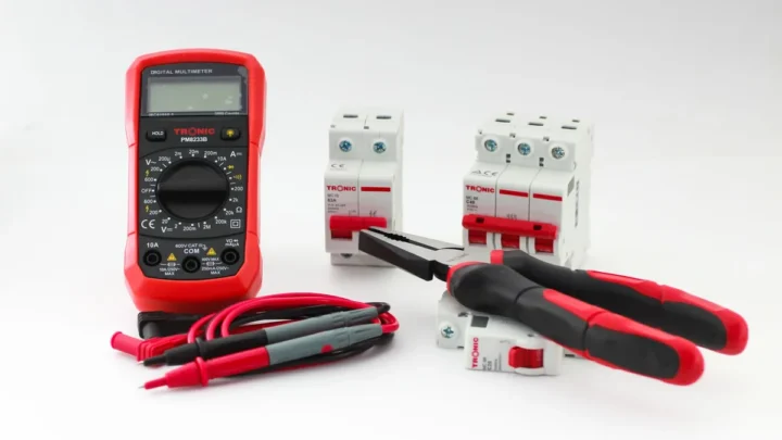 How to Test a Battery Isolator With a Multimeter