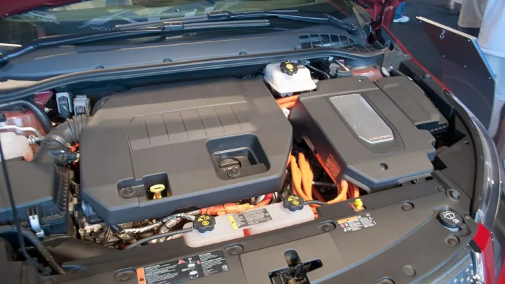 how to test a car battery without a multimeter
