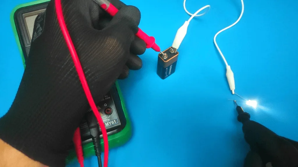 multimeter DC voltage test