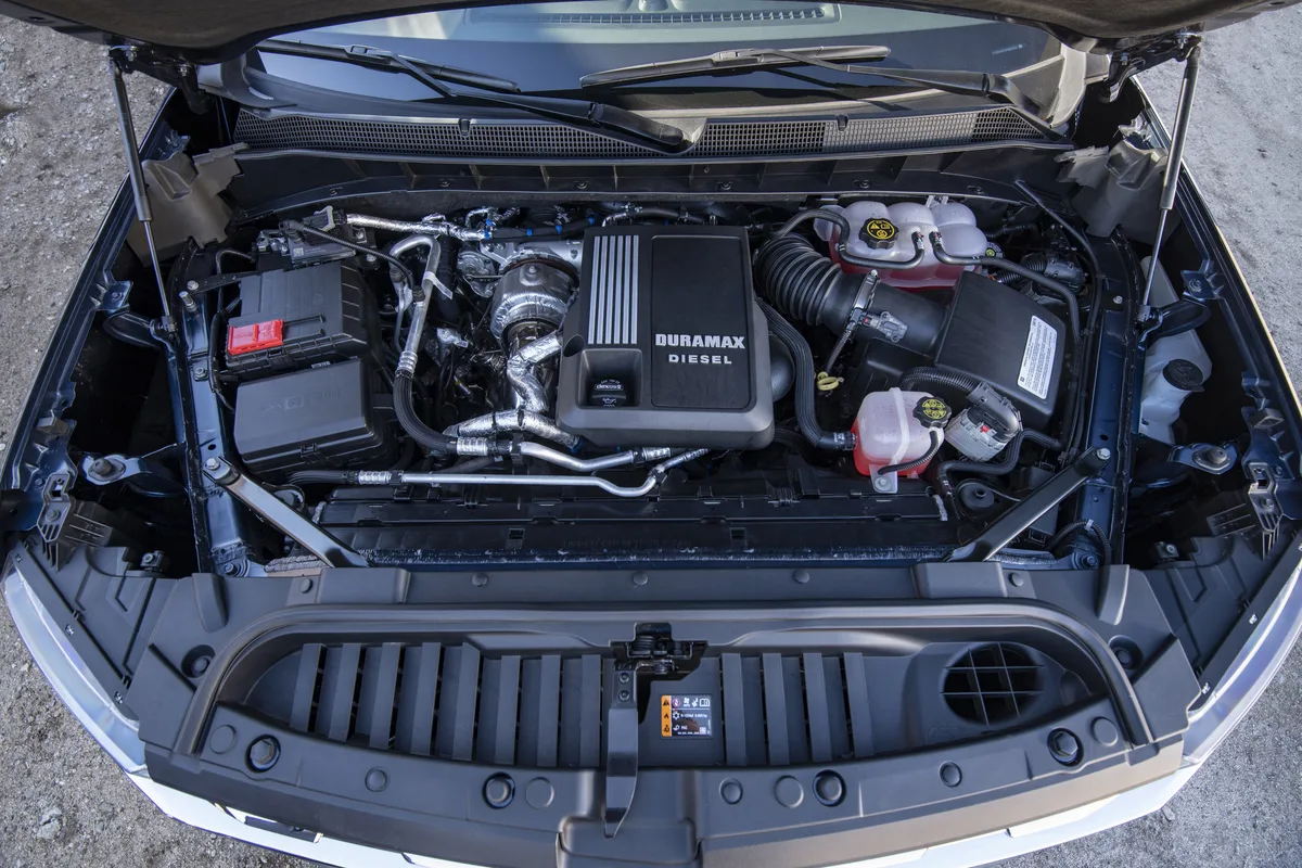 3.0L Duramax LM2 diesel engine