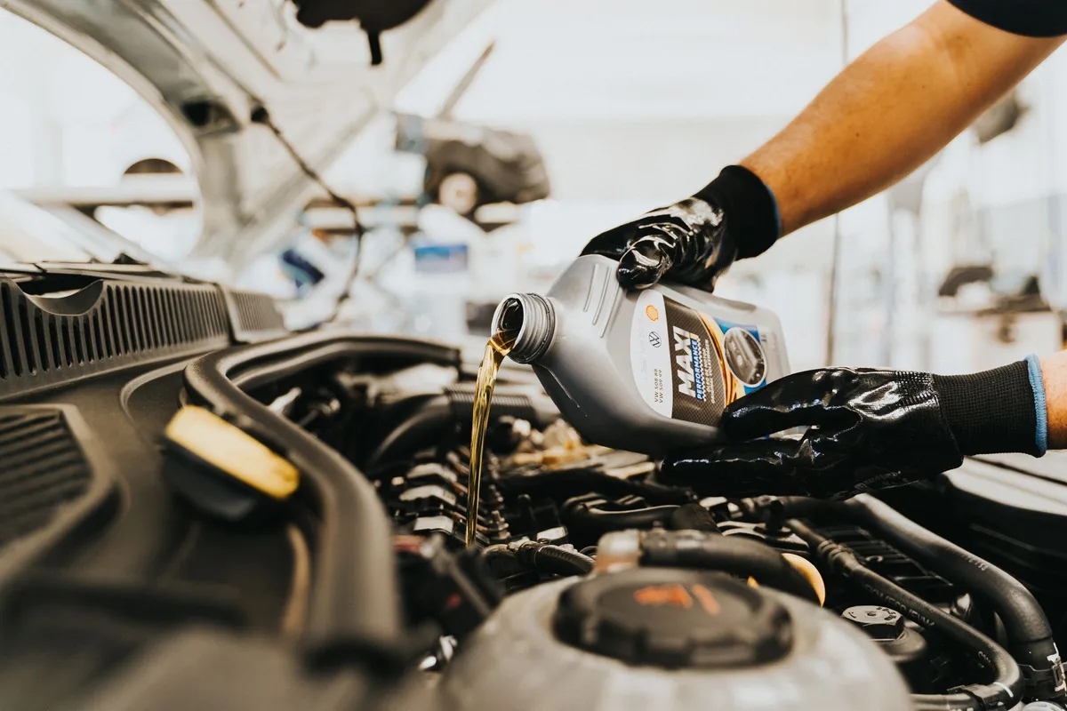 can you mix different brands of motor oil