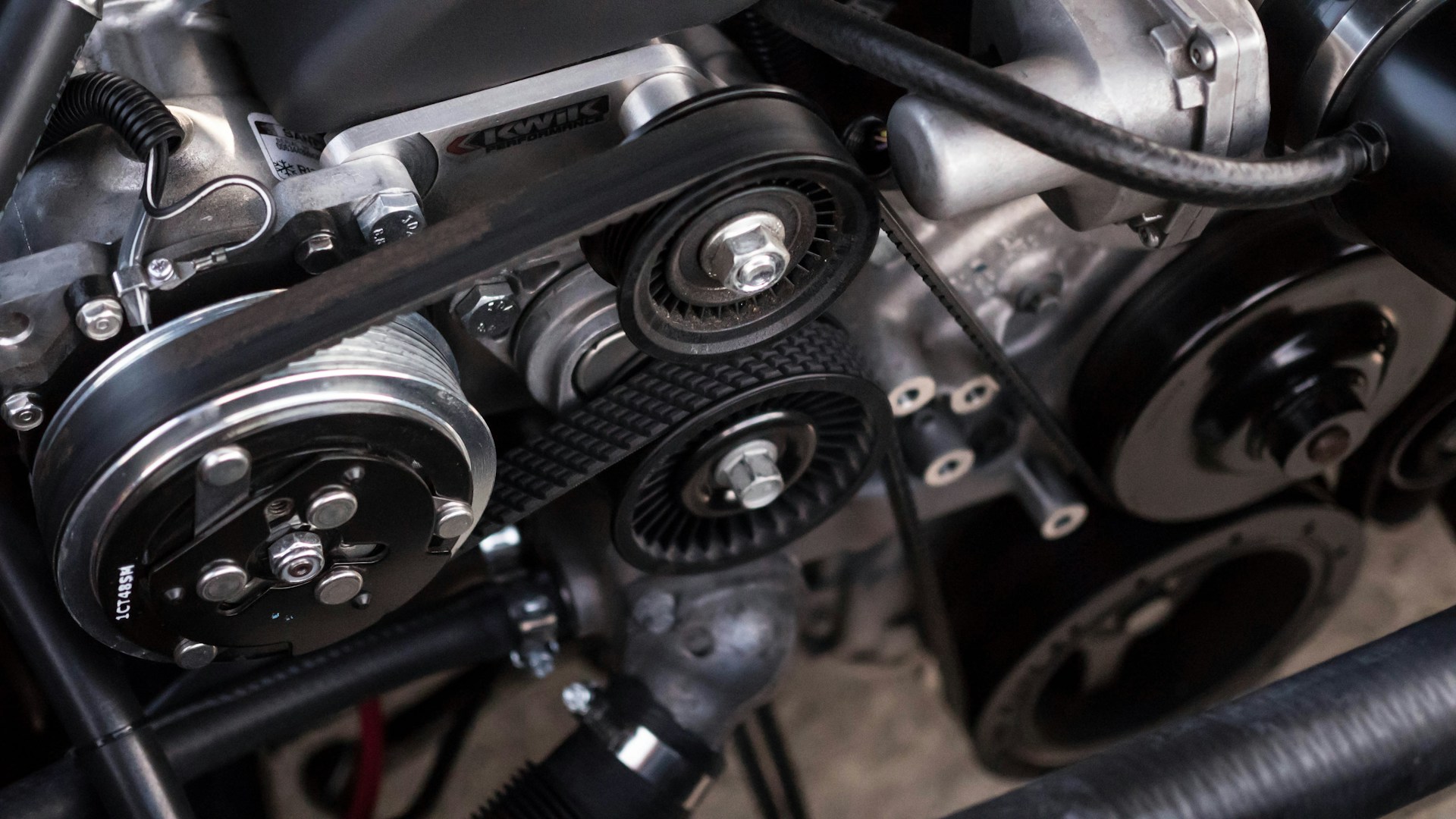 Inline-4 Engine Explained: Pros, Cons How It Works